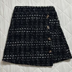 Chic Black and White Tweed Skirt